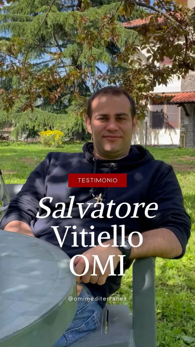 🇪🇸 El domingo 4 de mayo, Salvatore Vitiello pronunciará sus votos perpetuos como Oblato de María Inmaculada.
En su testimonio, cuenta cómo nació su vocación y por qué eligió hacerse hermano oblato.
Acompañemos con la oración el camino de Salvatore en estos próximos pasos de su vida. 🙏
------
🇮🇹 Domenica 4 maggio Salvatore Vitiello farà i voti perpetui come Oblato di Maria Immacolata.
Nella sua testimonianza racconta come è nata la sua vocazione e perchè ha scelto di diventare un Oblato fratello.
Accompagniamo con la preghiera il cammino di Salvatore in questi prossimi passi della sua vita. 🙏